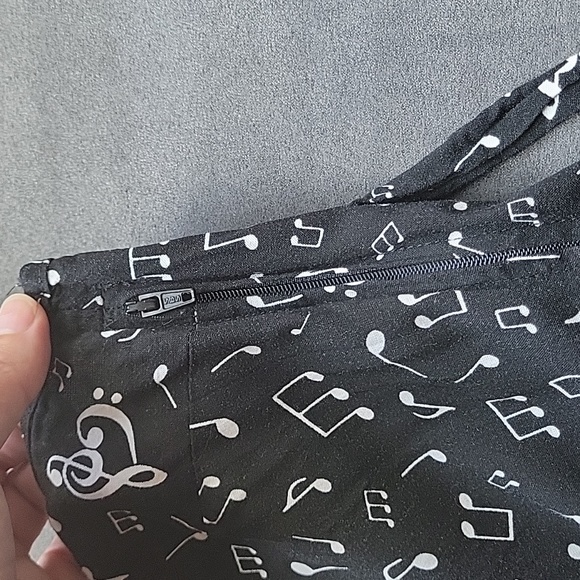 Hot Topic Dress - Picture 3 of 8